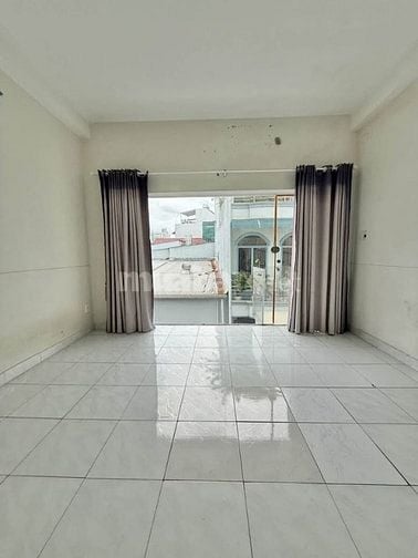 Chủ ngộp bank kí gửi bán gấp căn Hòa Hưng Q10 50m2_1 tỷ 820tr Sổ Hồng