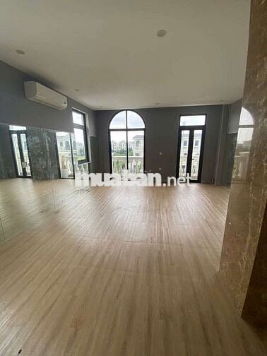 Cho thuê shophouse 5 tầng Vinhome  OCP 1 GL thang máy, giá chỉ 23tr/th