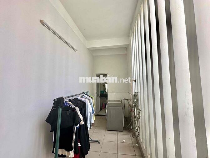 nhà nguyên căn Gần Nguyễn Văn Linh 4 PN - 4 Wc - gần Sân Bay