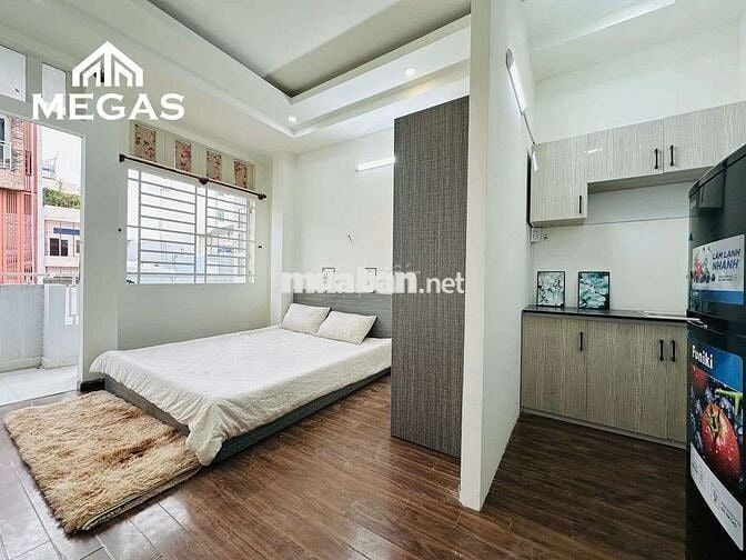 Khai Trương Căn Hộ Ban Công Tách Bếp Full NT Ngay Lạc Long Quân