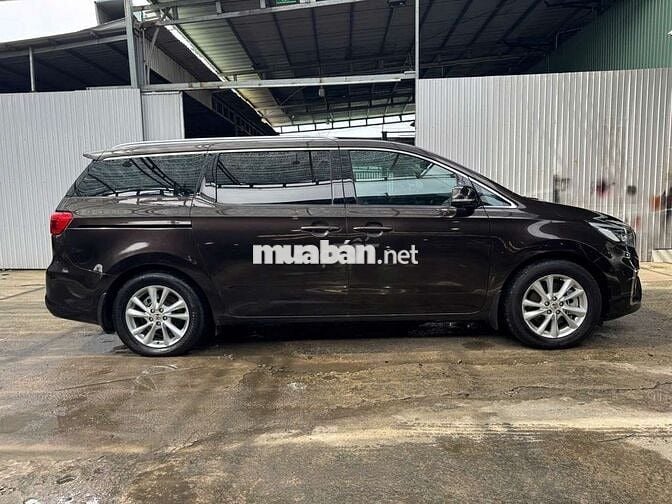 Kia Sedona 2019 2.2D full dầu, màu nâu,44.000 km