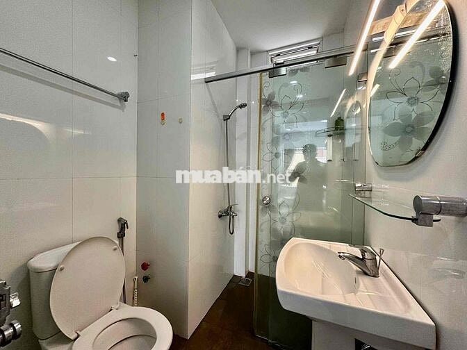 Căn Hộ 1PN Ban Công Máy Giặt Riêng 40m2_Gần Chợ Bến Thành_Ga Metro