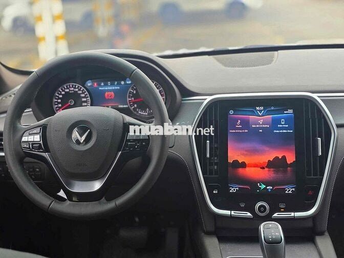 VinFast Lux SA2.0 Plus  - 20.000 Km