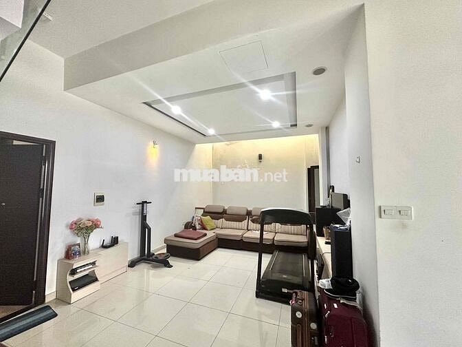 nhà nguyên căn Gần Nguyễn Văn Linh 4 PN - 4 Wc - gần Sân Bay