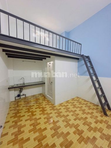Phòng 20m2 có gác gần Ngã 4 Thủ Đức, CD Công Thương, đg Trần Thị Điệu
