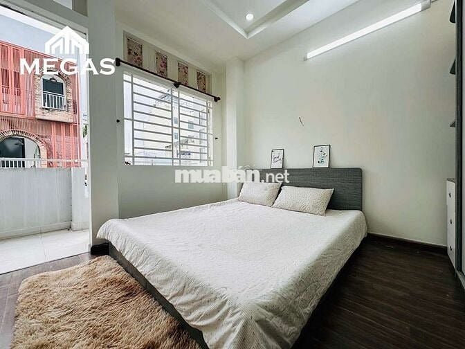Khai Trương Căn Hộ Ban Công Tách Bếp Full NT Ngay Lạc Long Quân
