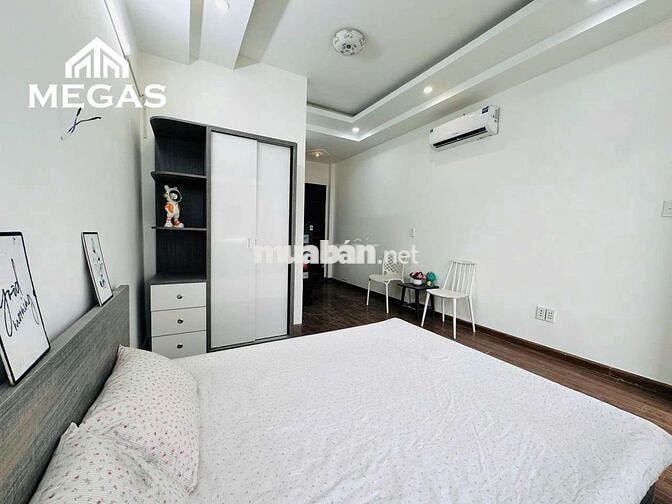 Khai Trương Căn Hộ Ban Công Tách Bếp Full NT Ngay Lạc Long Quân