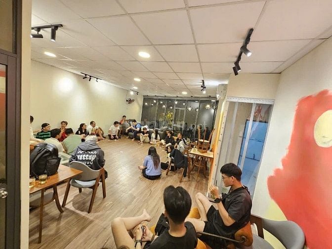 Sang quán cafe mặt tiền bờ kè, P.2, Phú Nhuận, đoạn sầm uất