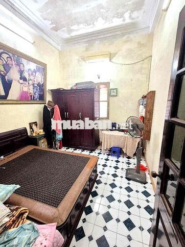 Bán Nhà 50m² Mặt Tiền 5m Trước Sân Bóng Cầu Đơ – Xây 6 Tầng Thang Máy