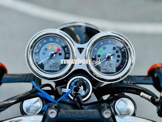 Mạnh Hà Motor bán triumph t100 vin 23 siêu lướt 8k