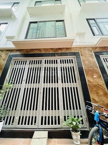Bán nhà phố Định Công Thượng, Hoàng Mai, Dt 50m2, 5t, mt 4.5m, ở ngay.