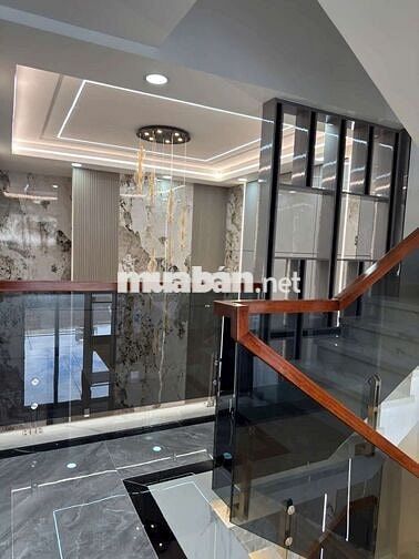 Nhà mới 1T,1 Lửng, 2 lầu, sân Thượng, sát MT Thạnh lộc 15, hẻm xe hơi