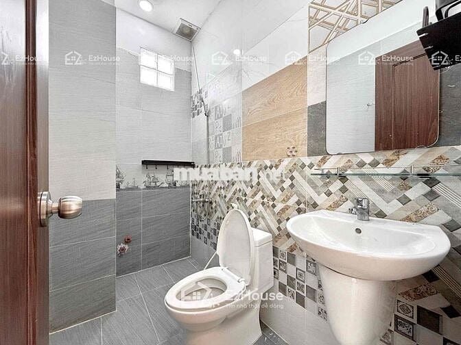 cho thuê Penthouse 1 phòng ngủ tách bếp ban công NGUYỄN THỊ NHỎ 10tr