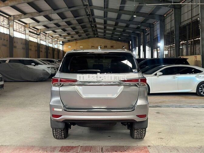 Chính chủ bán Toyota Fortuner 2.4G sàn 2017 lướt.
