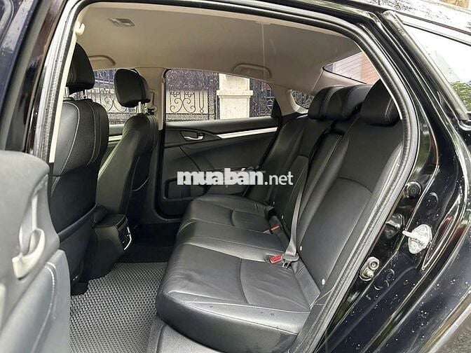 Chính chủ bán Honda Civic 1.8E 2017 nhập Thái