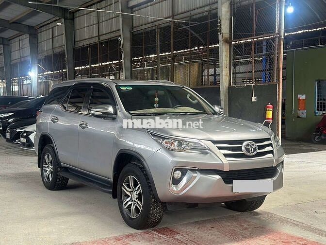Chính chủ bán Toyota Fortuner 2.4G sàn 2017 lướt.