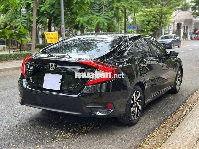 Chính chủ bán Honda Civic 1.8E 2017 nhập Thái
