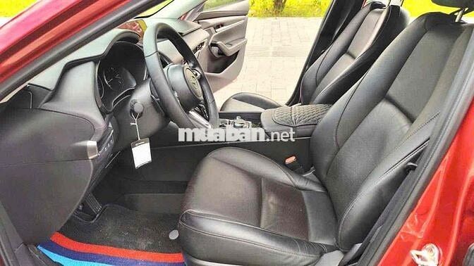 Mazda 3 2023 1.5L Luxury - 14000 km
