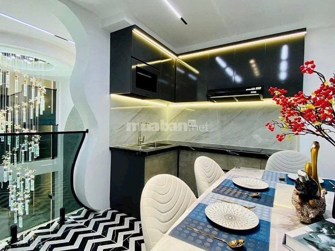 Cô mai về quê sinh sống bán gấp căn nhà ở Chu Văn An, P.12, Bình Thạnh