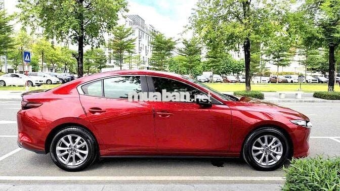 Mazda 3 2023 1.5L Luxury - 14000 km