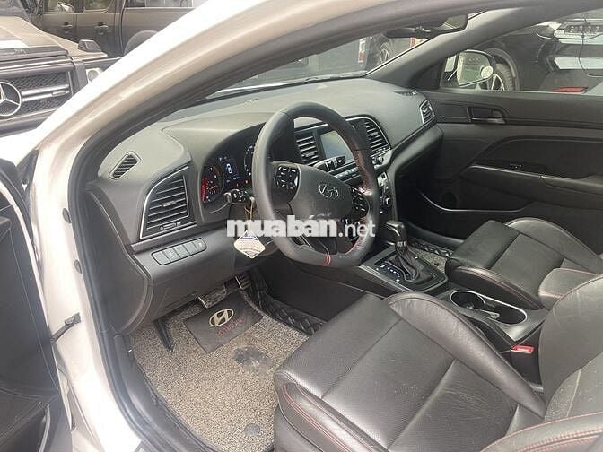 Hyundai Elantra 2019 Sport 1.6 AT - 74000 km