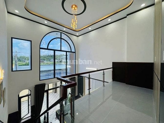 NHÀ GÁC LỬNG NGAY TRUNG TÂM PHƯỜNG CHỈ 500TR SANG TÊN NHẬN NHÀ 