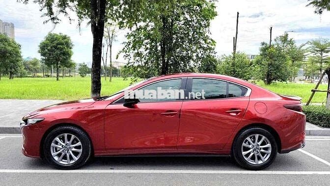Mazda 3 2023 1.5L Luxury - 14000 km