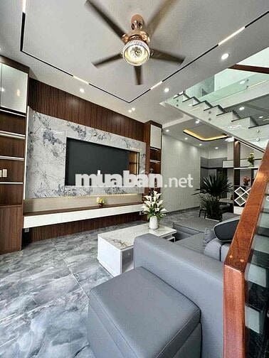 Bán nhà MỚI XÂY hẻm 4,5m đường HOÀNG VĂN THÁI giá nhỉnh 3 TỶ