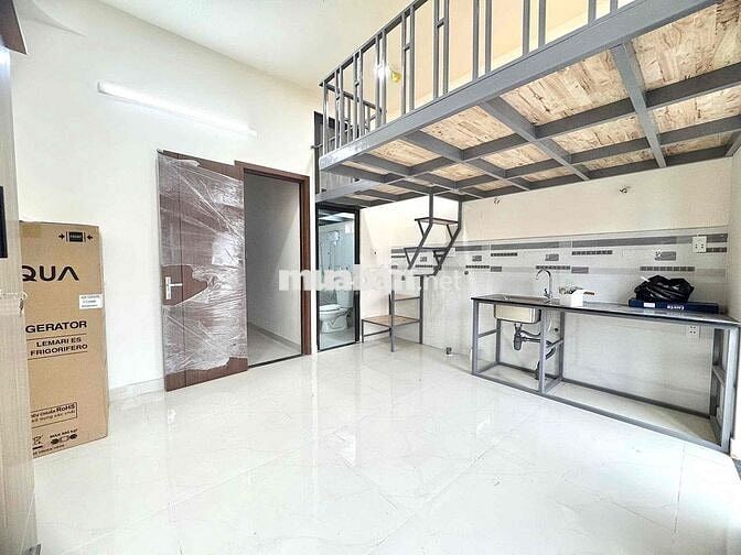 Căn Hộ Duplex Đầy Đủ Nội Thất Có Ban Công Gần Crescent Mall Quận 7
