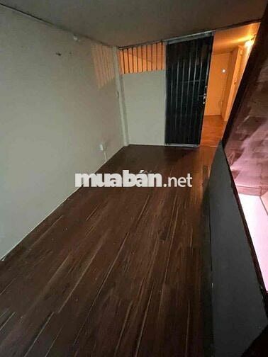 CHO THUÊ NHÀ GẦN PHAN XÍCH LONG. MẶT TIỀN SẦM UẤT. GIÁ RẺ. KD TỰ DO