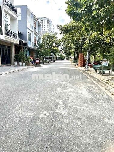 CHO THUÊ NHÀ MỚI NGUYÊN CĂN ĐẦY ĐỦ NỘI THẤT GẦN TRƯỜNG DĨ AN C -GIÁ CC