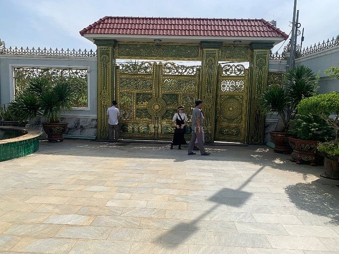 BIỆT THỰ VƯỜN LONG PHƯỚC ĐẸP, MỚI, RẺ, GẦN VINHOME