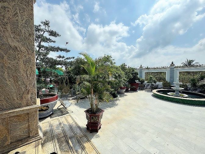 BIỆT THỰ VƯỜN LONG PHƯỚC ĐẸP, MỚI, RẺ, GẦN VINHOME