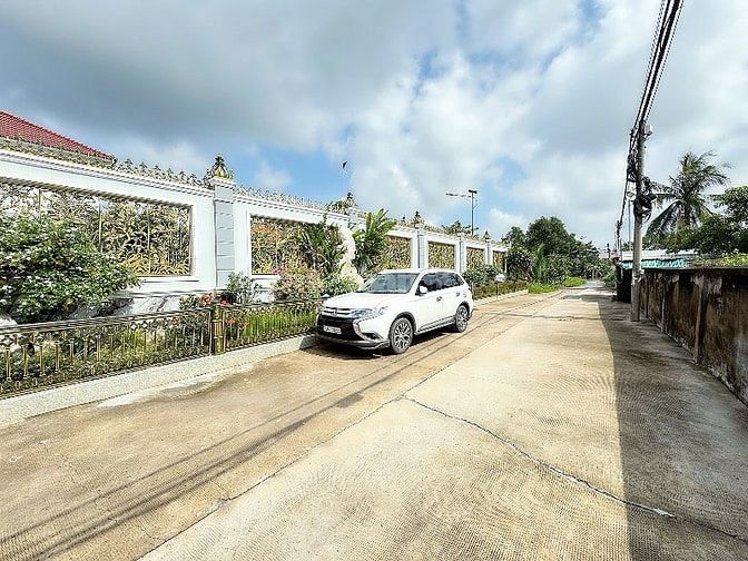 BIỆT THỰ VƯỜN LONG PHƯỚC ĐẸP, MỚI, RẺ, GẦN VINHOME