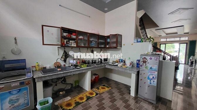 Nhà 1 trệt, 1 lầu đủ tiện nghi KDC phường 5, TP Vị Thanh cho thuê VPKD