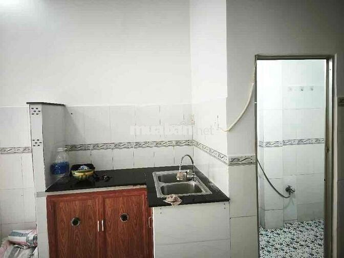 nhà 1 trệt . 1 lâu . 2pn . 2 vs