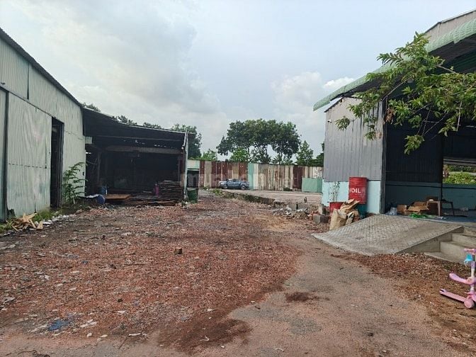 *Cho thuê đất nền bê tông*300m2-1800m2 gần QL 1A, Linh Trung, Thủ Đức