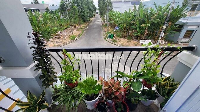 Nhà 1 trệt, 1 lầu đủ tiện nghi KDC phường 5, TP Vị Thanh cho thuê VPKD