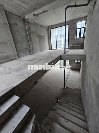 Cắt lỗ , cần ra gấp căn nhà phố 100m2 giá chỉ 5.x tỷ đã hoàn thiện