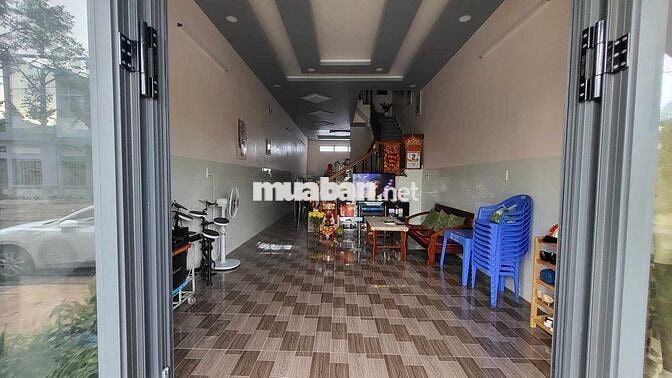 Nhà 1 trệt, 1 lầu đủ tiện nghi KDC phường 5, TP Vị Thanh cho thuê VPKD
