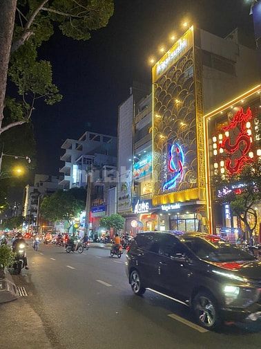 Sang quán karaoke ngay chợ B.Thành,SG Center Q1_16 phòng VIP,giá 7 tỷ!