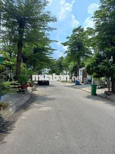 Chính chủ Bán gấp nhà phố  Ehome4 nam long  giá hấp dẫn