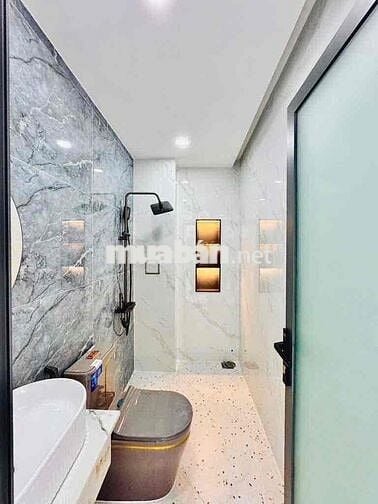 HẺM XH TẬN NHÀ - SÁT MẶT TIỀN LVT - 4 TẦNG CÓ LỬNG - 4x14m - 4PN - 5WC