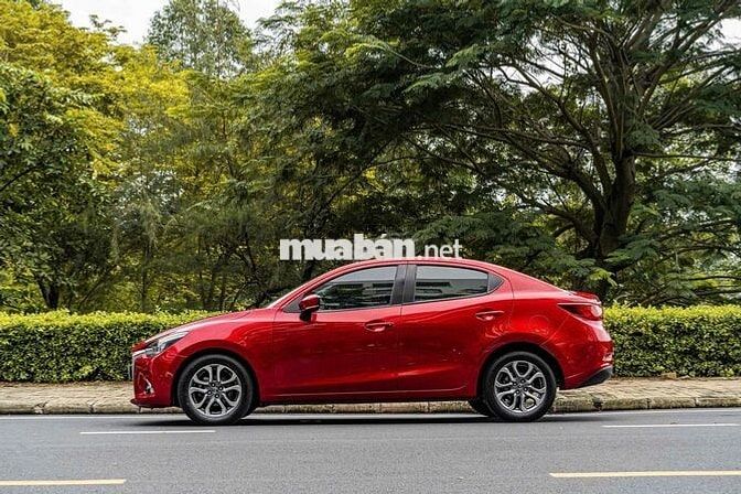 Mazda 2 2019 Premium Sedan nhập thái màu đỏ