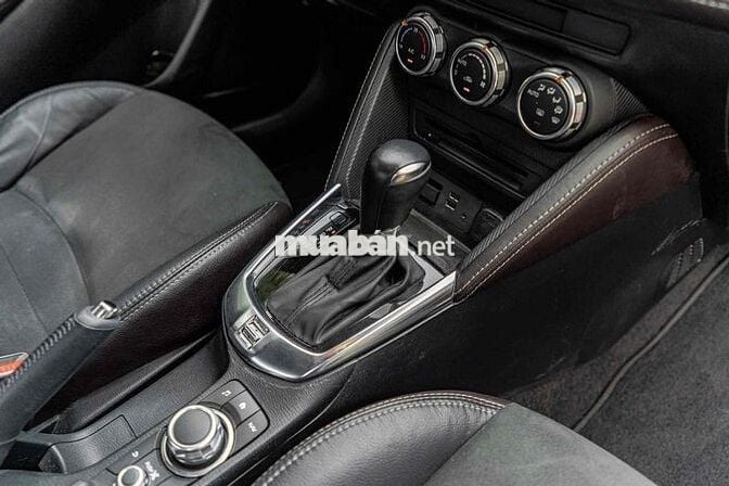Mazda 2 2019 Premium Sedan nhập thái màu đỏ