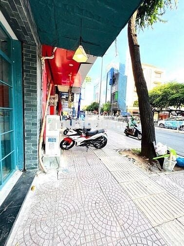 Cho Thuê Nhà Đường Khánh Hội, Quận 4 ( KD Tự Do - Sân Siêu Rộng )