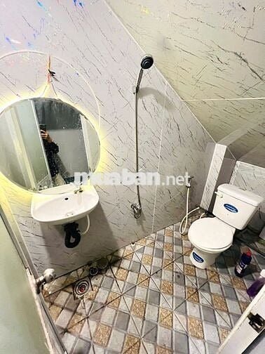 Cho Thuê Nhà Đường Khánh Hội, Quận 4 ( KD Tự Do - Sân Siêu Rộng )
