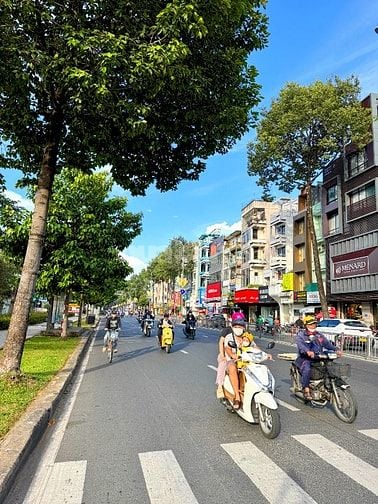 BÁN NHÀ MẶT TIỀN : 197 ĐƯỜNG 3/2 - P. 11 - Q. 10 - TPHCM