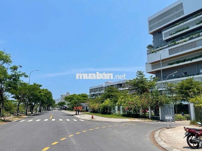Chính chủ!!! Bán lô đất ngang 7m, đối diện công viên, ngay sát FPT