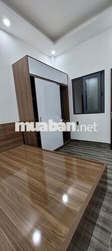 Nhà nguyên căn tại Khu nhà ở thương mại Phú Hồng Thịnh II, Bình Dương